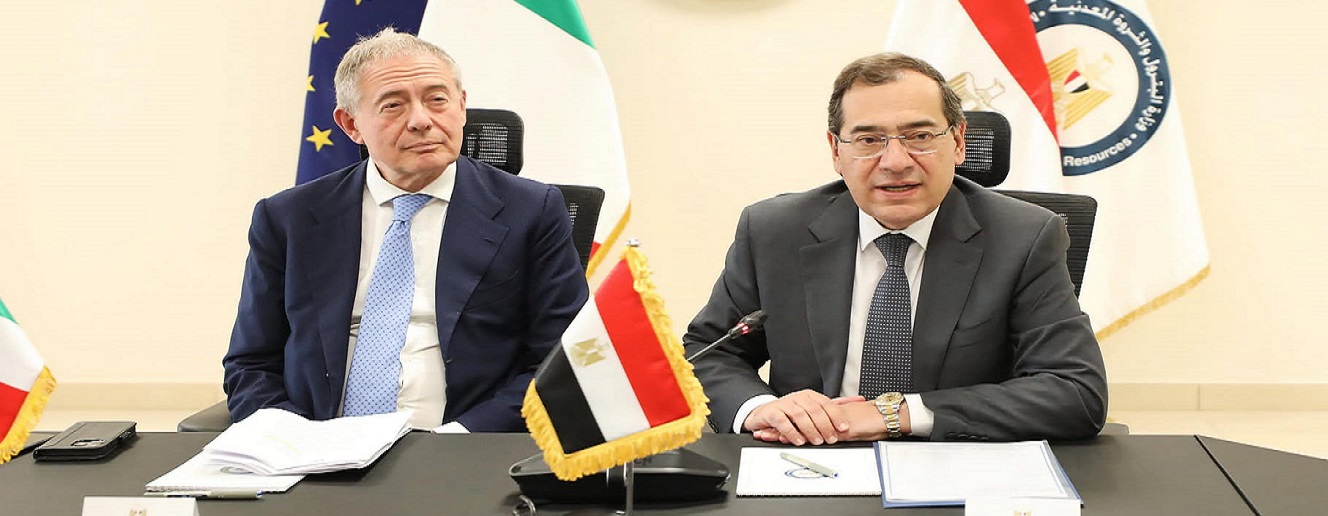 Egypt, Italy probe cooperation in petroleum, renewable energy fields 

